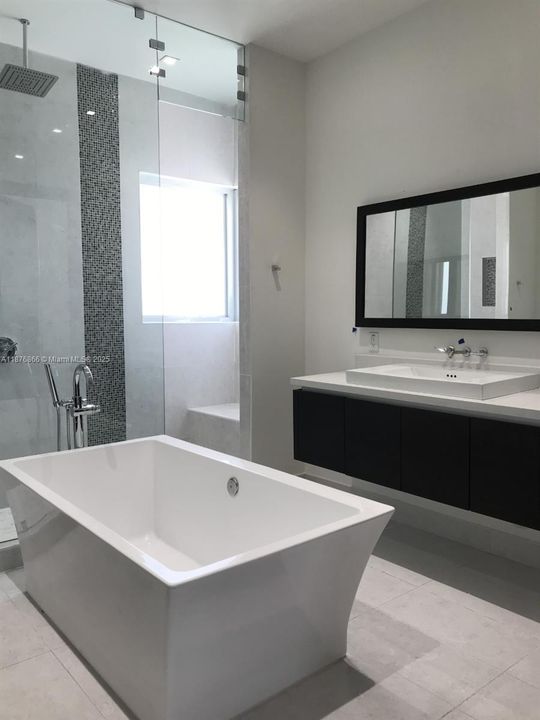 Recently Rented: $7,600 (5 beds, 5 baths, 3904 Square Feet)