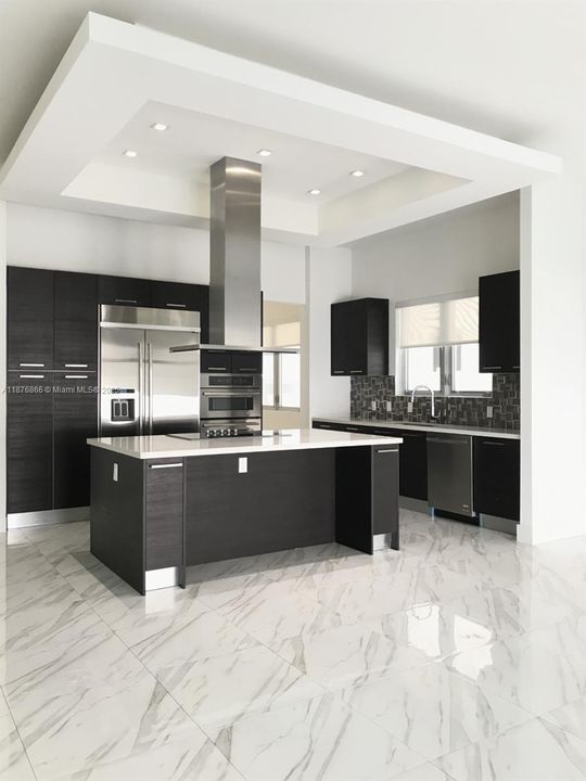 Recently Rented: $7,600 (5 beds, 5 baths, 3904 Square Feet)