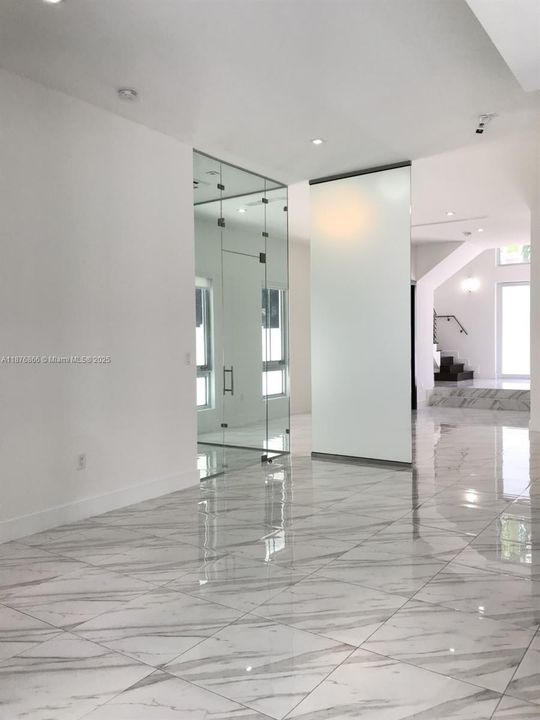 Recently Rented: $7,600 (5 beds, 5 baths, 3904 Square Feet)