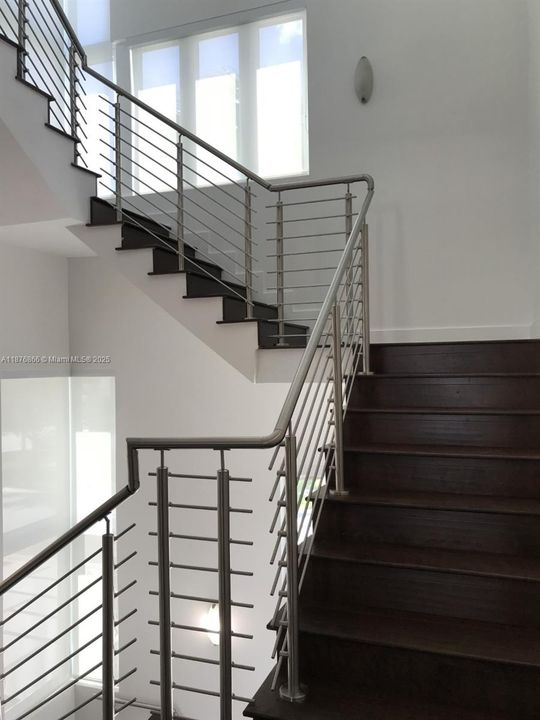 Recently Rented: $7,600 (5 beds, 5 baths, 3904 Square Feet)