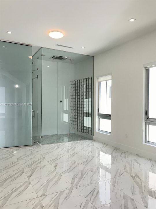 Recently Rented: $7,600 (5 beds, 5 baths, 3904 Square Feet)