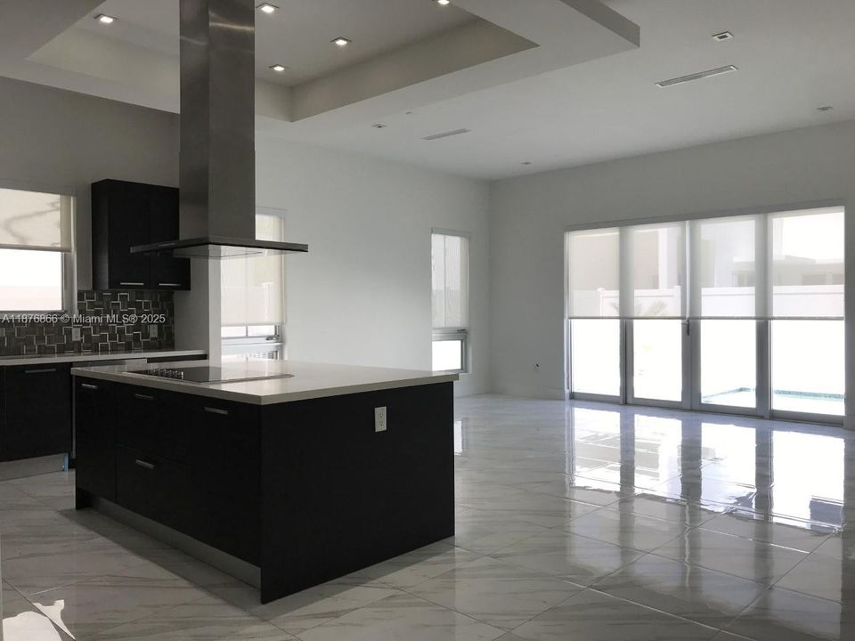 Recently Rented: $7,600 (5 beds, 5 baths, 3904 Square Feet)