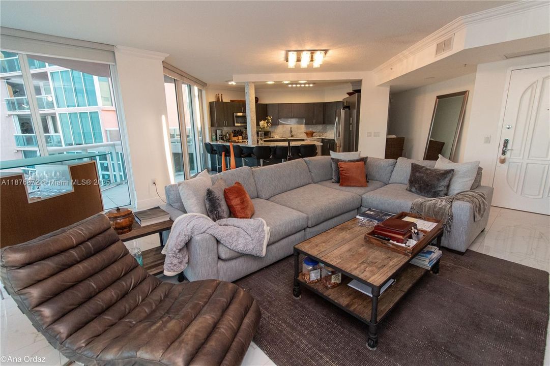 For Sale: $990,000 (2 beds, 2 baths, 1610 Square Feet)