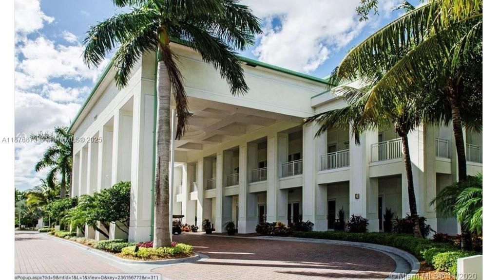 待售: $118,000 (1 贝兹, 1 浴室, 705 平方英尺)