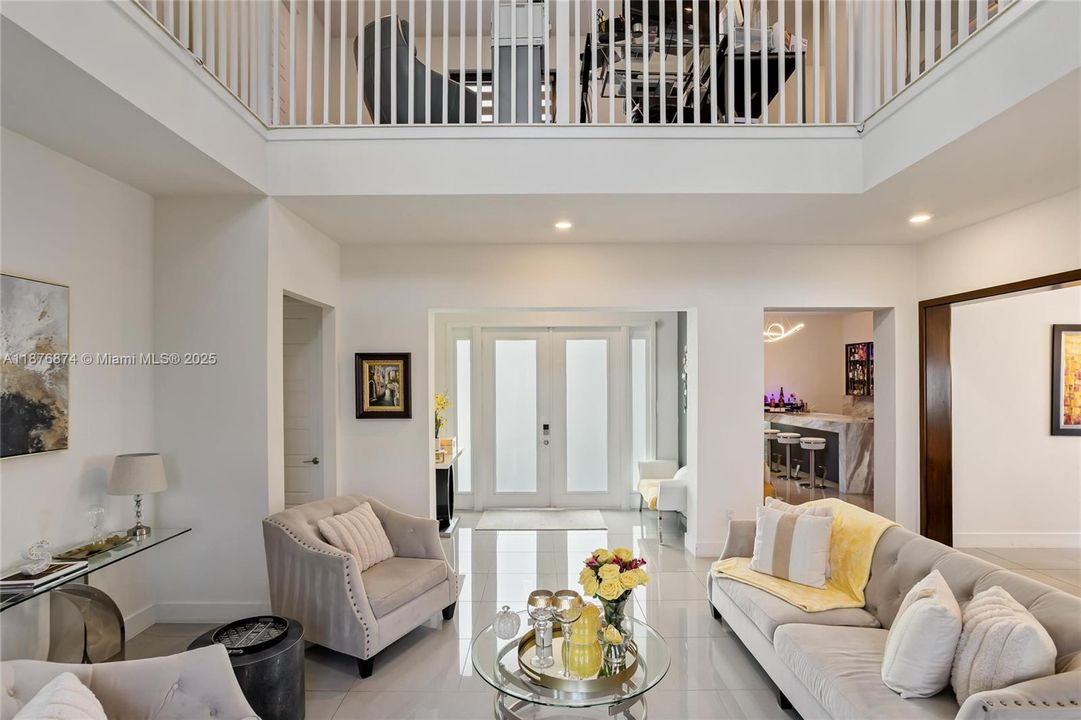 На продажу: $1,600,000 (5 спален, 4 ванн, 4142 Квадратных фут)