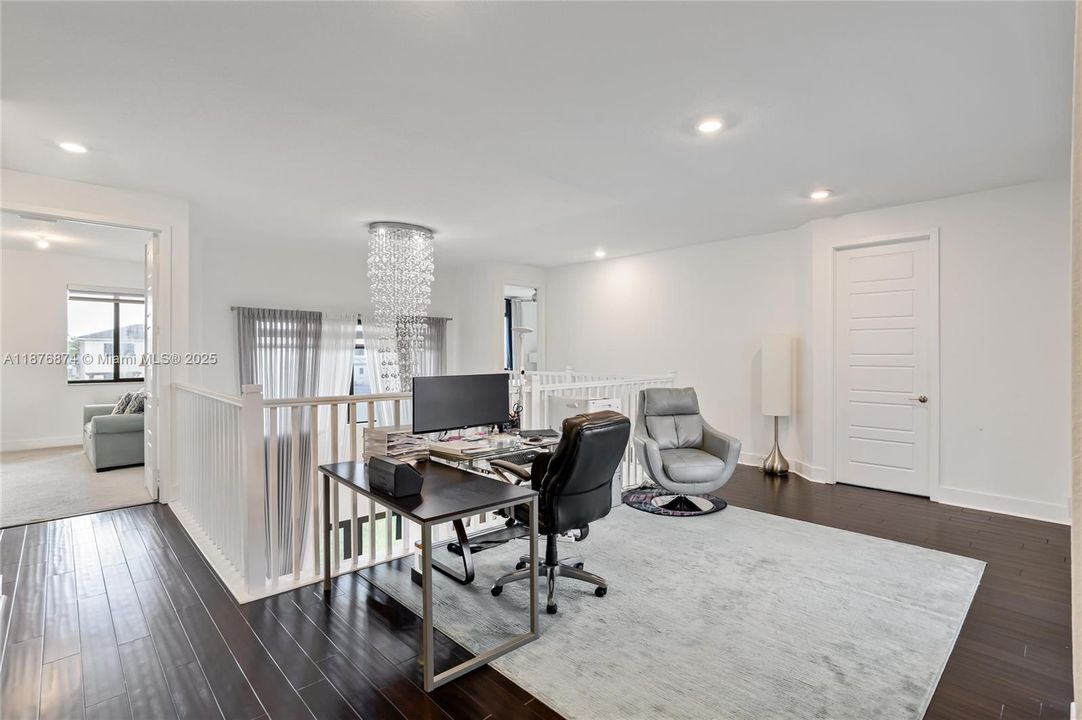 На продажу: $1,600,000 (5 спален, 4 ванн, 4142 Квадратных фут)