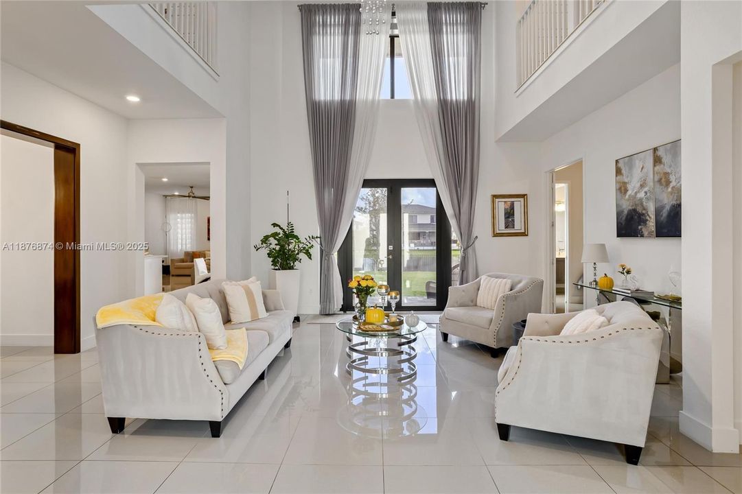 На продажу: $1,600,000 (5 спален, 4 ванн, 4142 Квадратных фут)