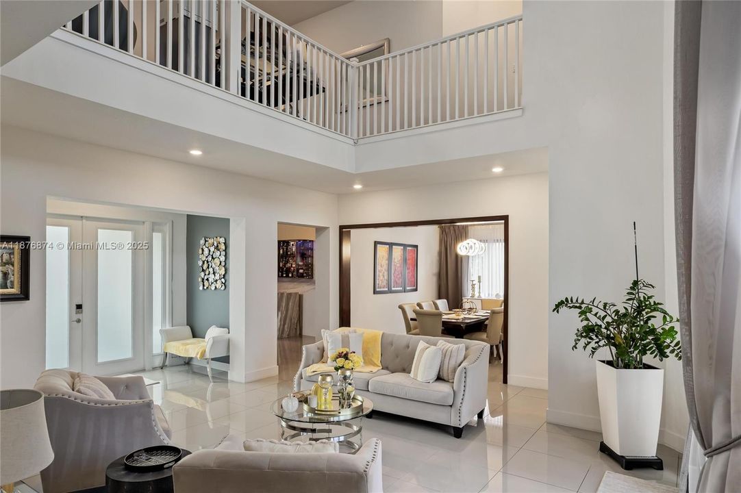 На продажу: $1,600,000 (5 спален, 4 ванн, 4142 Квадратных фут)