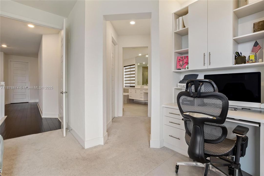 На продажу: $1,600,000 (5 спален, 4 ванн, 4142 Квадратных фут)