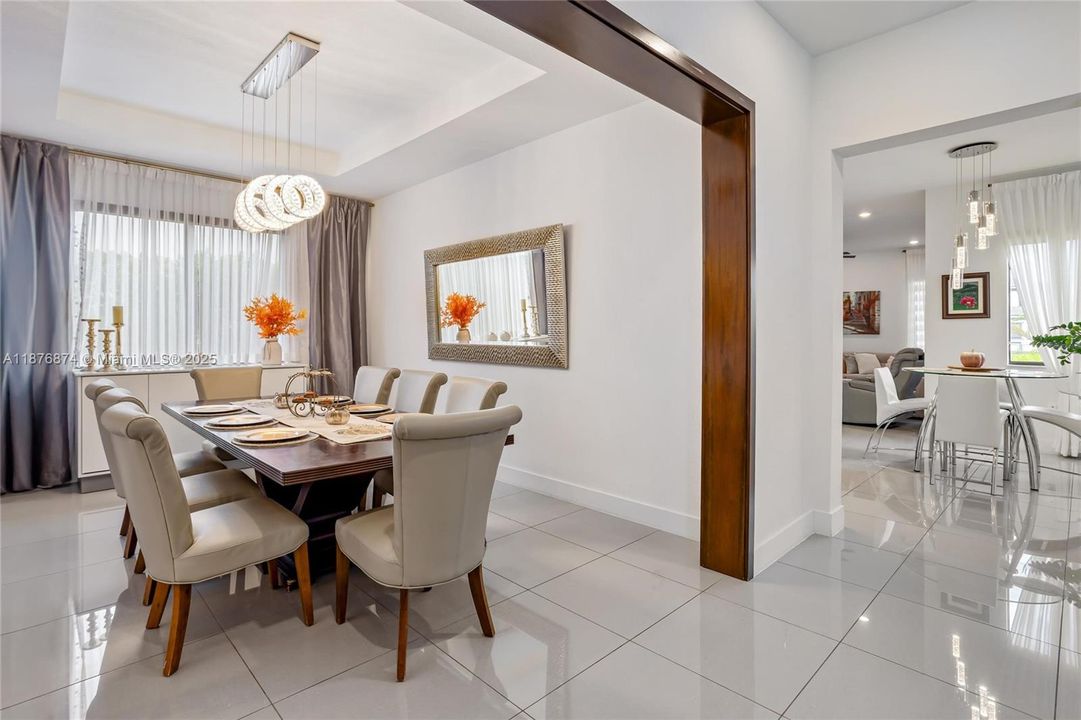 На продажу: $1,600,000 (5 спален, 4 ванн, 4142 Квадратных фут)