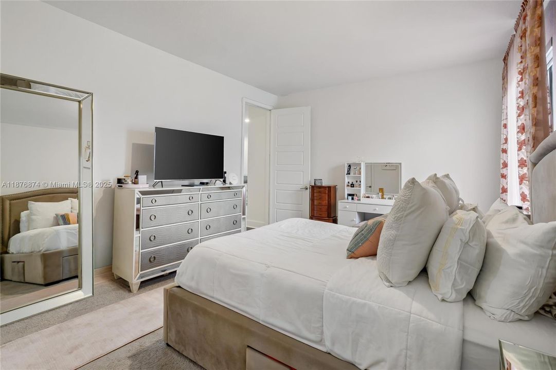 На продажу: $1,600,000 (5 спален, 4 ванн, 4142 Квадратных фут)