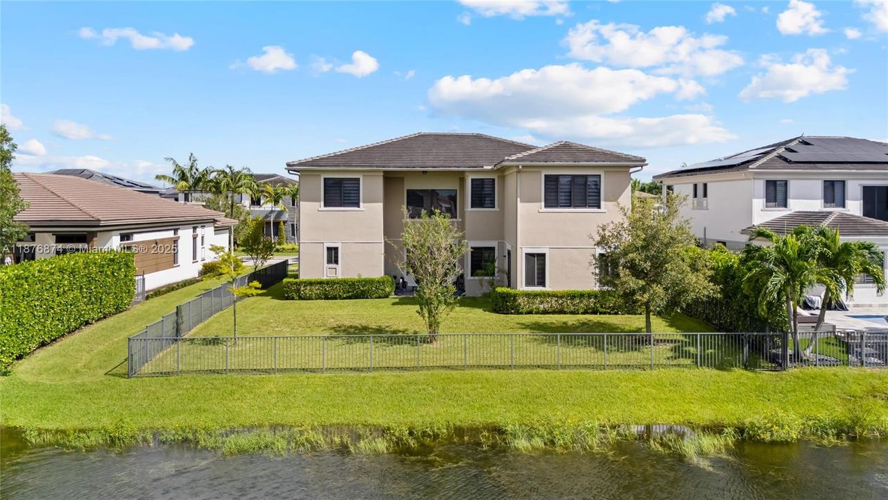 На продажу: $1,600,000 (5 спален, 4 ванн, 4142 Квадратных фут)