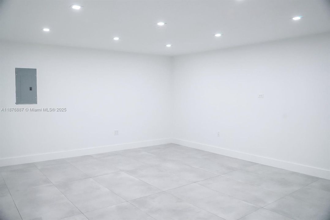 Recently Rented: $4,975 (4 beds, 2 baths, 1857 Square Feet)