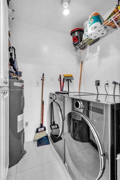 For Sale: $370,000 (3 beds, 2 baths, 1360 Square Feet)