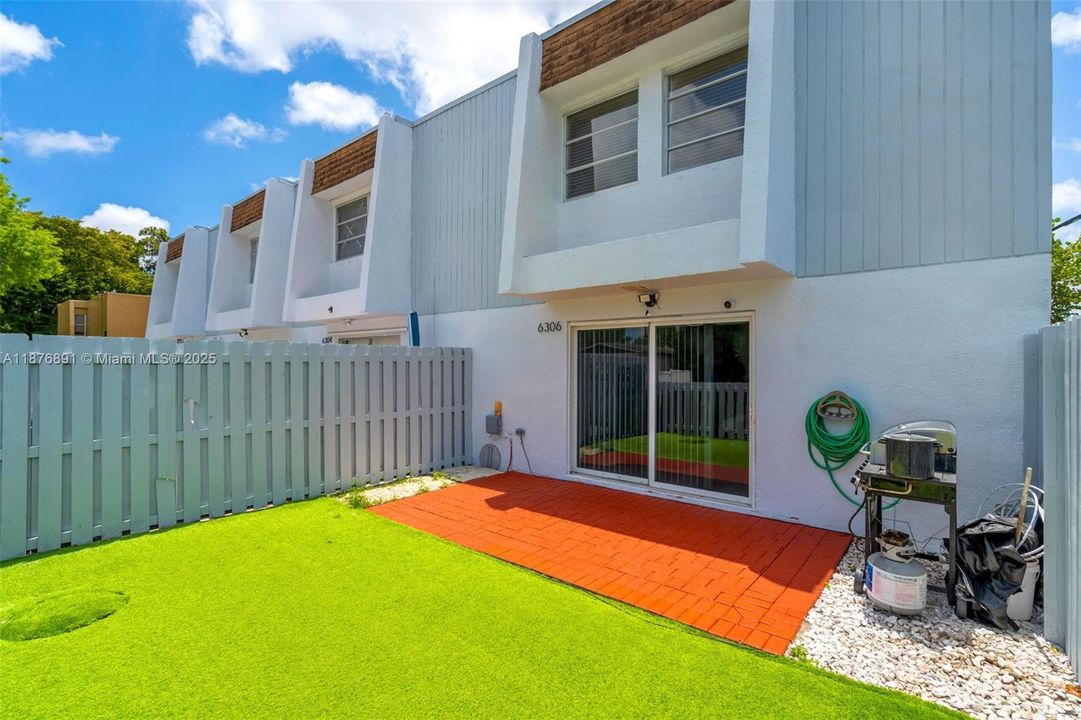 For Sale: $370,000 (3 beds, 2 baths, 1360 Square Feet)