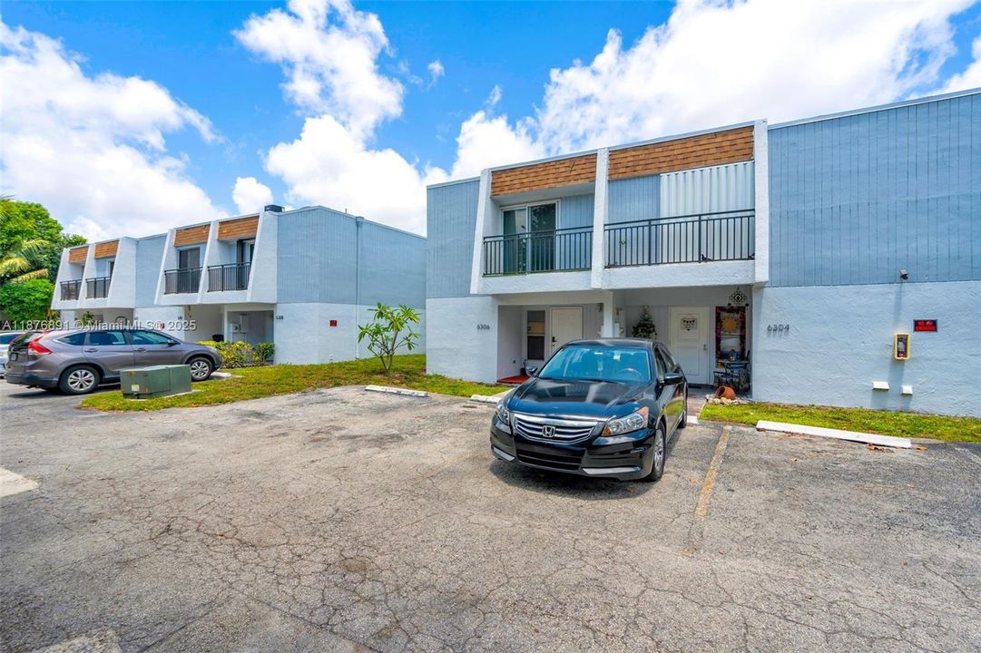 For Sale: $370,000 (3 beds, 2 baths, 1360 Square Feet)