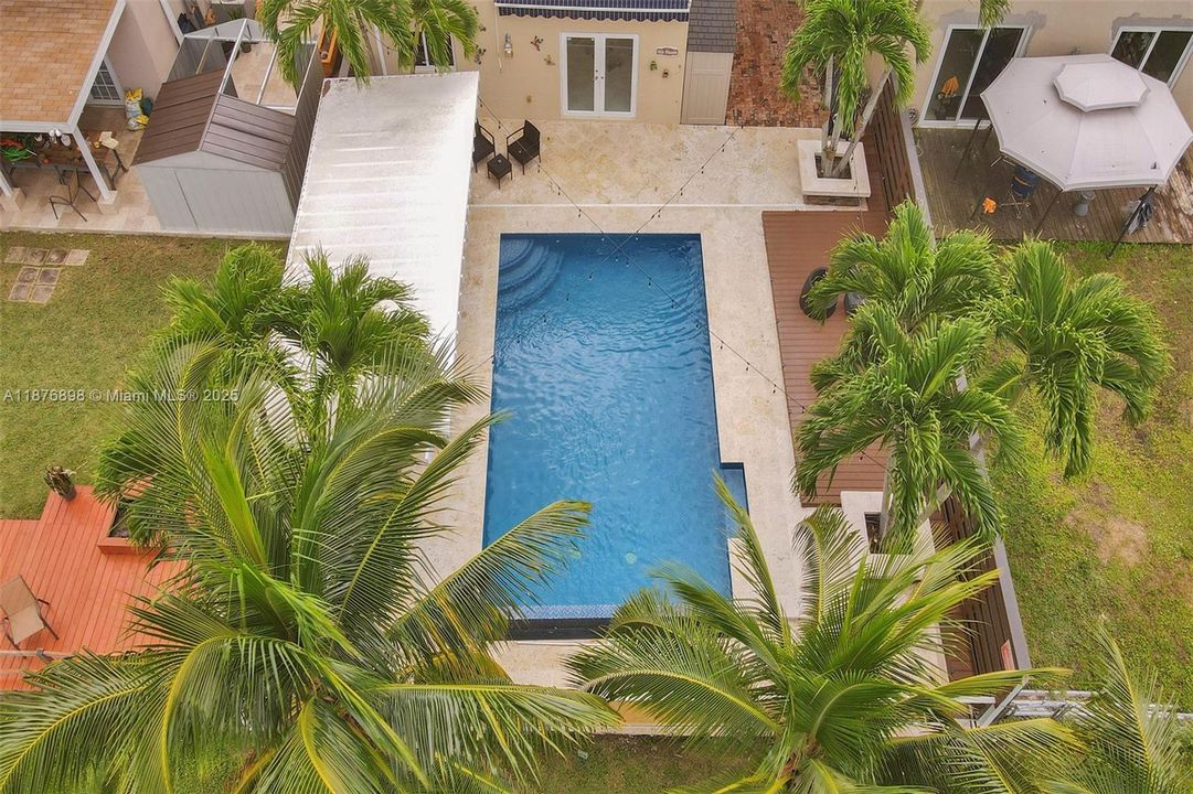 最近售出: $695,000 (5 贝兹, 3 浴室, 1705 平方英尺)