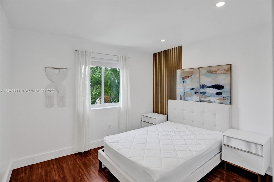 最近售出: $695,000 (5 贝兹, 3 浴室, 1705 平方英尺)