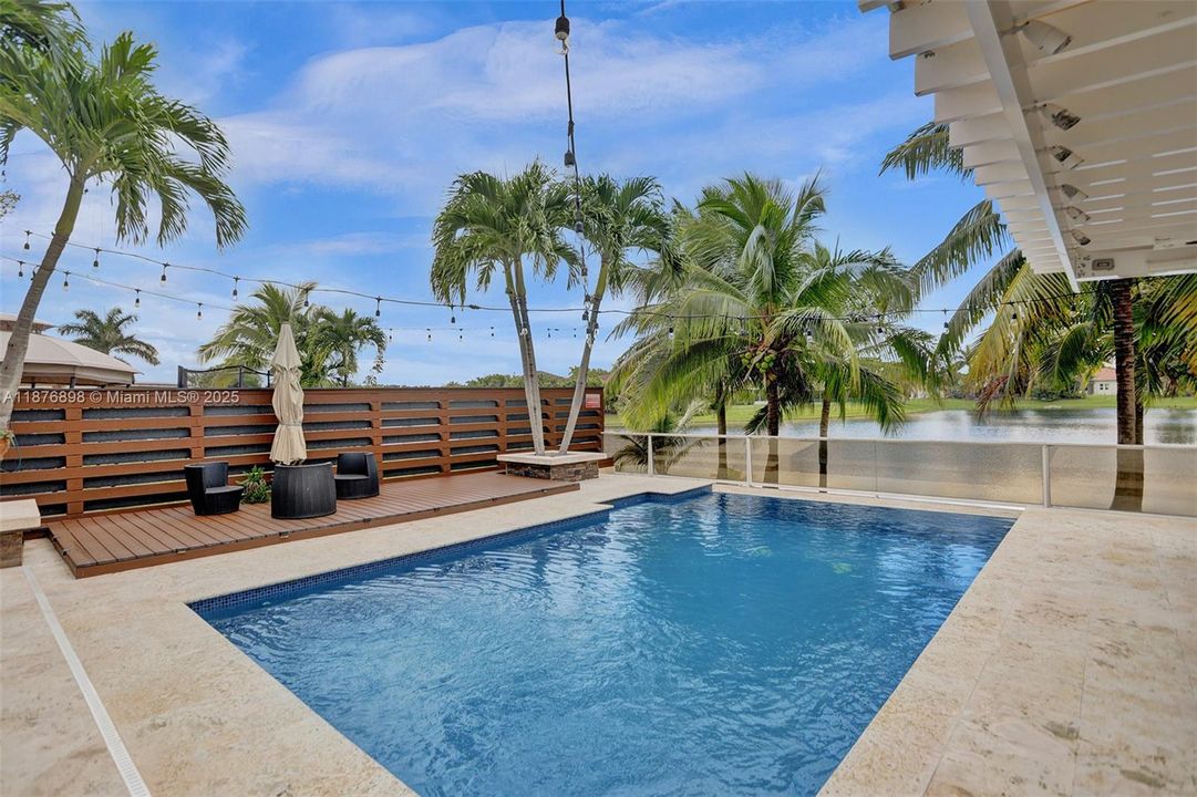 最近售出: $695,000 (5 贝兹, 3 浴室, 1705 平方英尺)