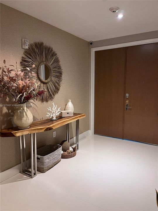 На продажу: $5,900,000 (2 спален, 2 ванн, 2148 Квадратных фут)