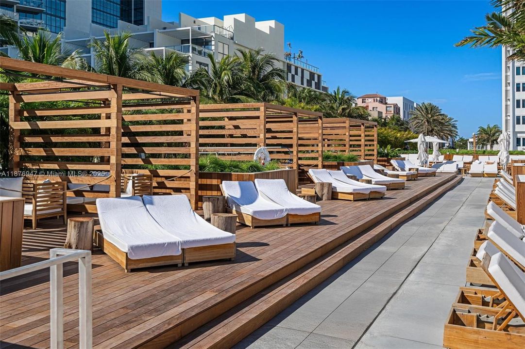 На продажу: $1,350,000 (1 спален, 1 ванн, 960 Квадратных фут)