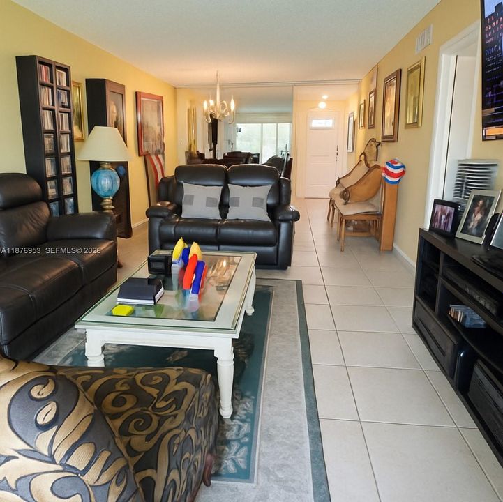 Activo con contrato: $113,000 (2 camas, 2 baños, 1170 Pies cuadrados)