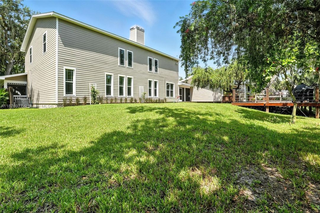 For Sale: $974,500 (5 beds, 3 baths, 4076 Square Feet)