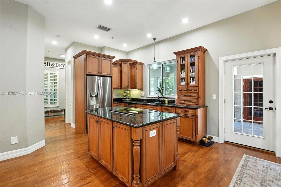 For Sale: $974,500 (5 beds, 3 baths, 4076 Square Feet)