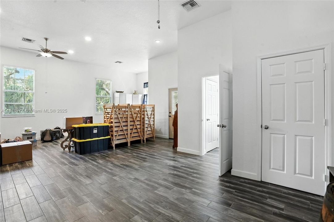 For Sale: $974,500 (5 beds, 3 baths, 4076 Square Feet)