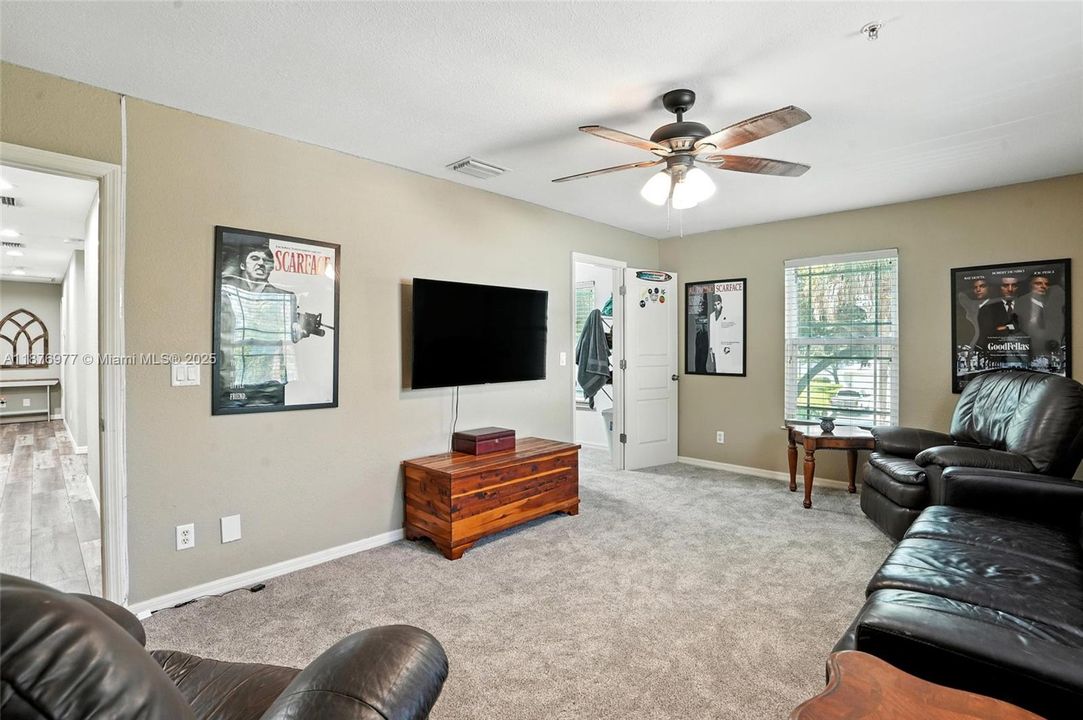 For Sale: $974,500 (5 beds, 3 baths, 4076 Square Feet)