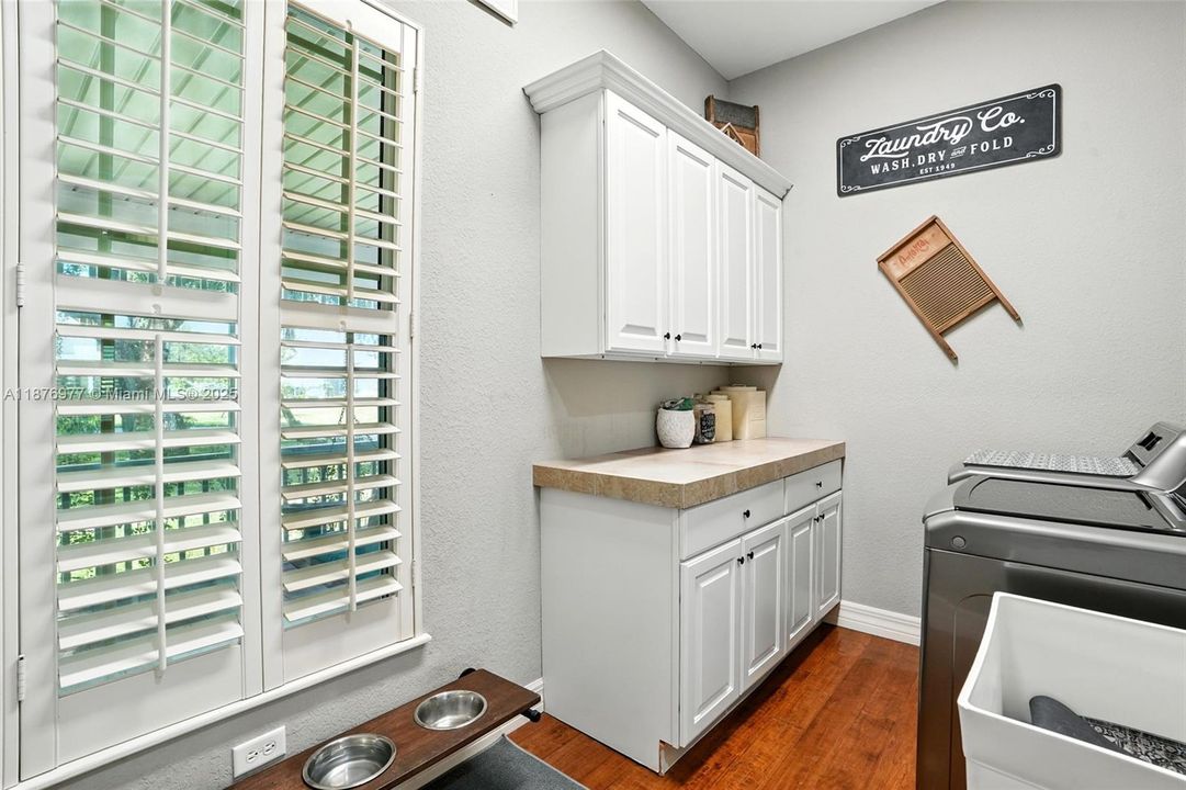 For Sale: $974,500 (5 beds, 3 baths, 4076 Square Feet)