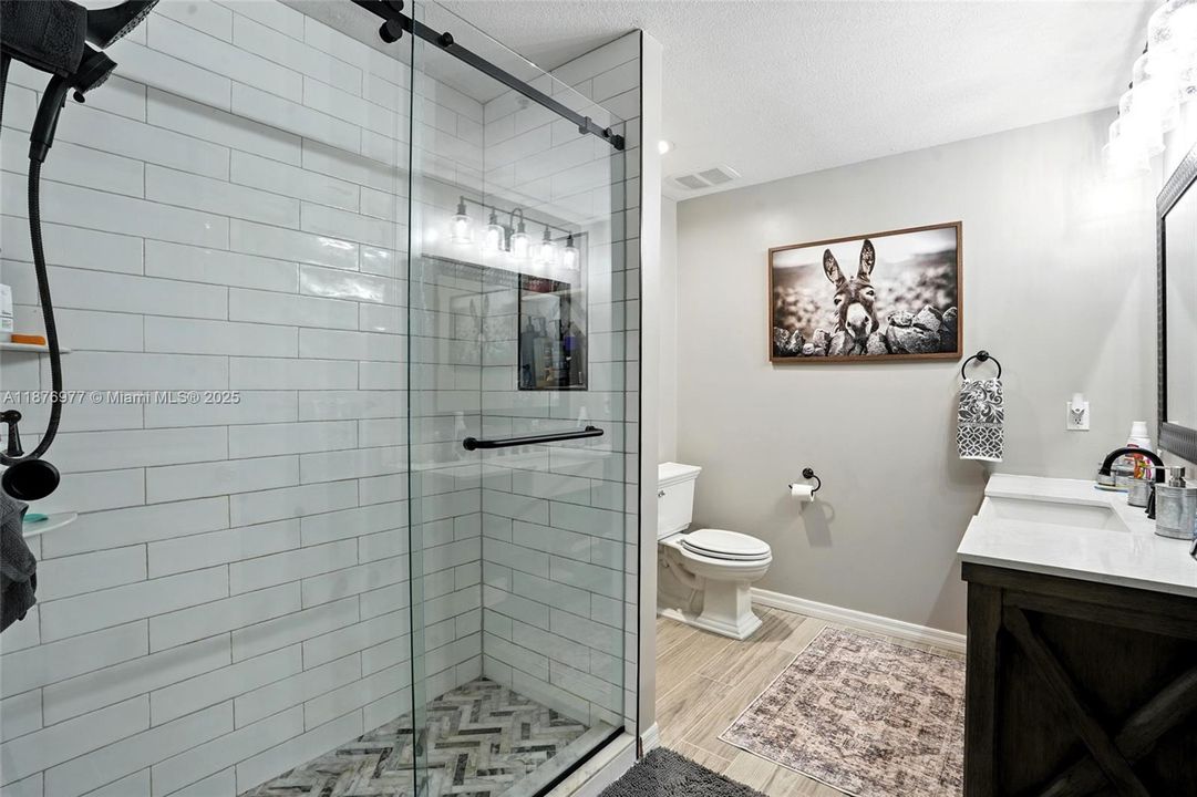 For Sale: $974,500 (5 beds, 3 baths, 4076 Square Feet)