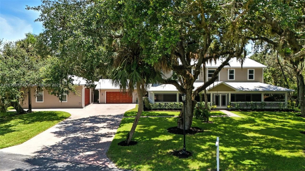 For Sale: $974,500 (5 beds, 3 baths, 4076 Square Feet)