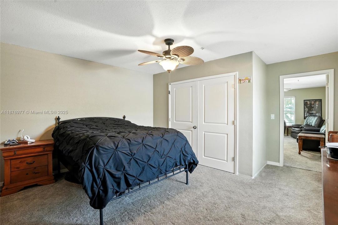 For Sale: $974,500 (5 beds, 3 baths, 4076 Square Feet)