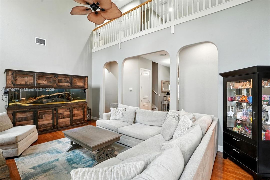 For Sale: $974,500 (5 beds, 3 baths, 4076 Square Feet)