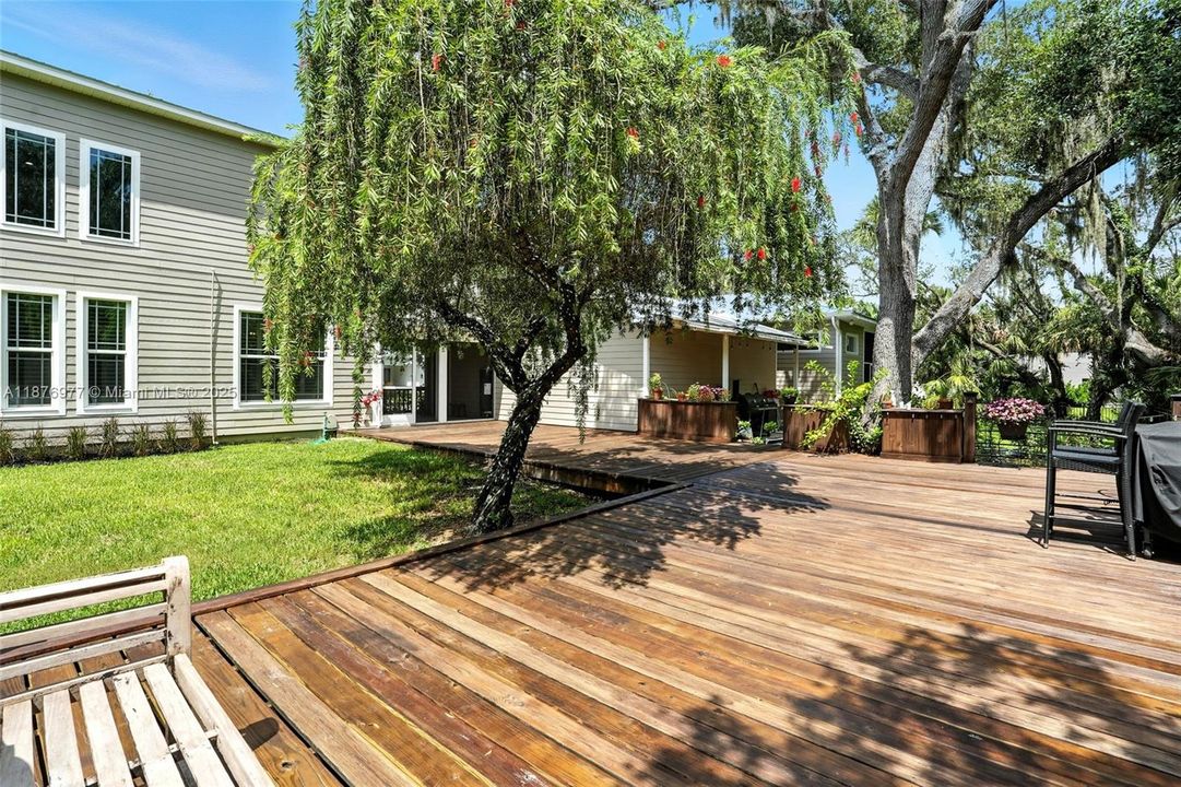 For Sale: $974,500 (5 beds, 3 baths, 4076 Square Feet)