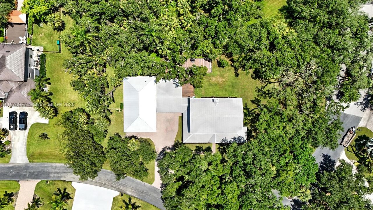 For Sale: $974,500 (5 beds, 3 baths, 4076 Square Feet)