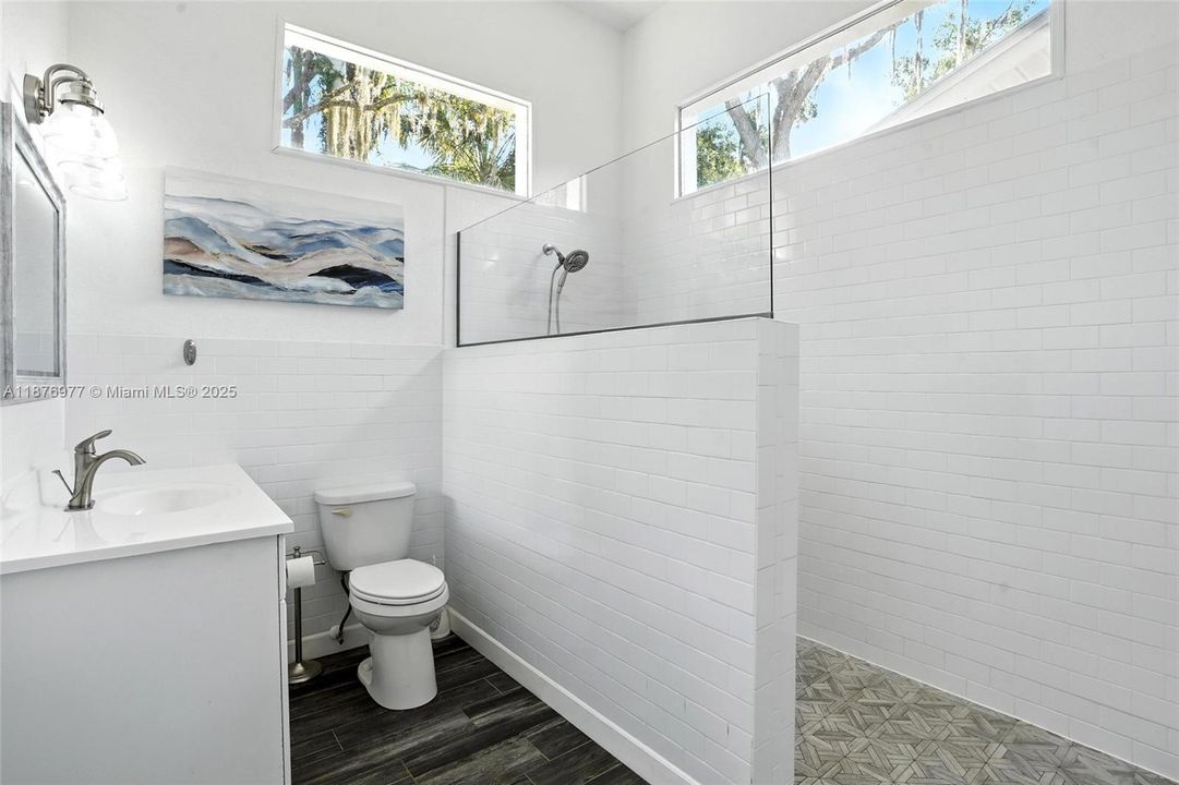 For Sale: $974,500 (5 beds, 3 baths, 4076 Square Feet)