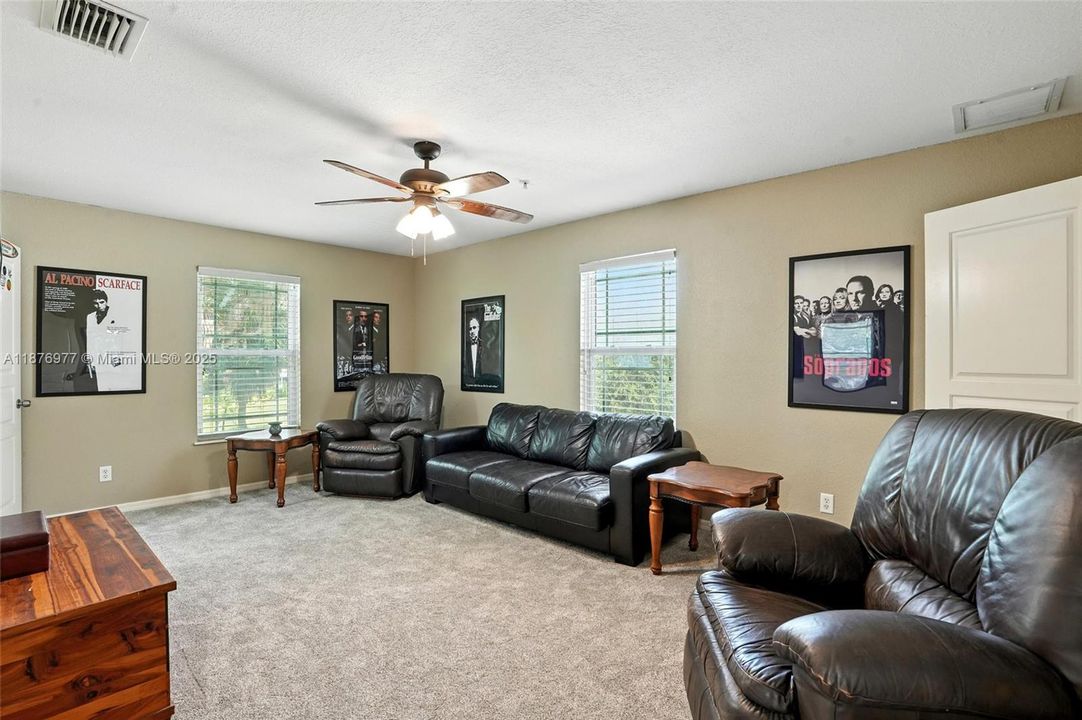 For Sale: $974,500 (5 beds, 3 baths, 4076 Square Feet)