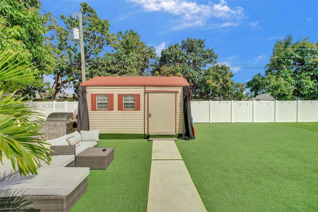 Active With Contract: $3,750 (4 beds, 2 baths, 1539 Square Feet)