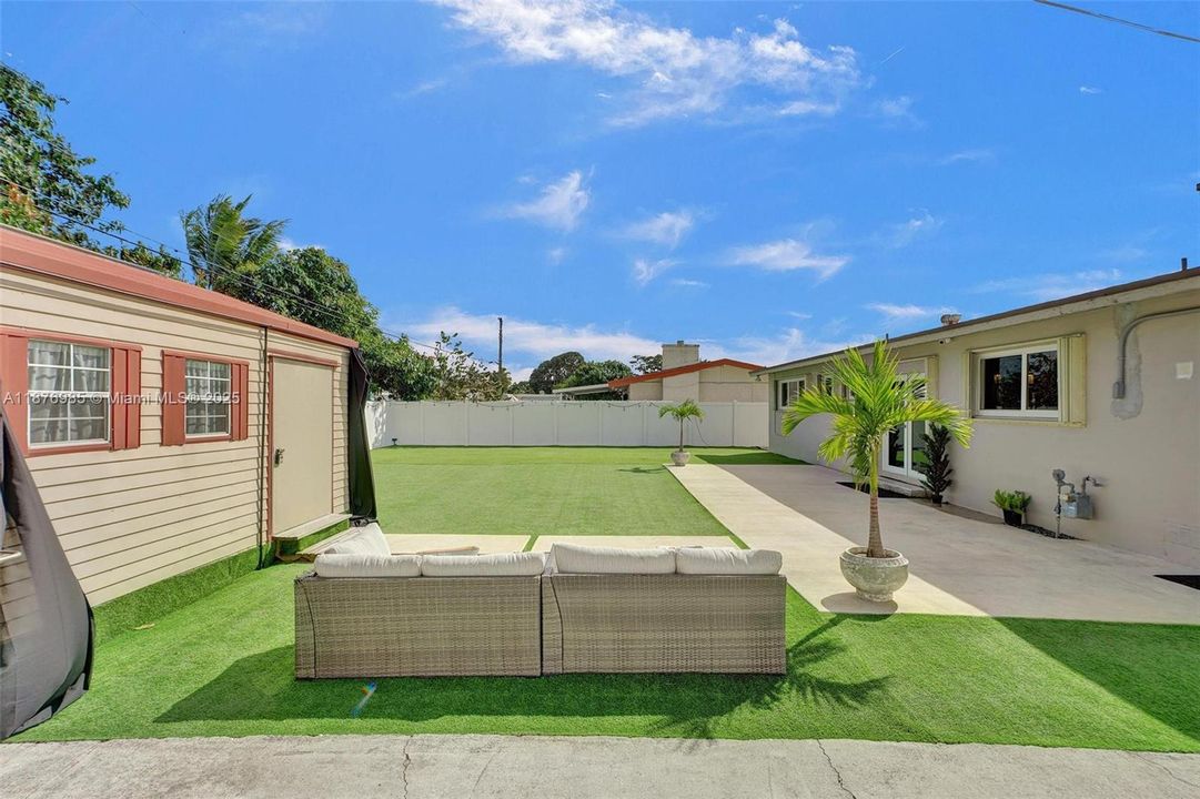 Active With Contract: $3,750 (4 beds, 2 baths, 1539 Square Feet)