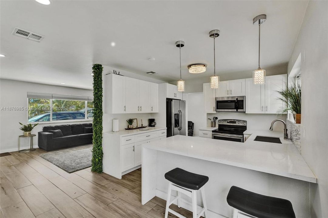 Active With Contract: $3,750 (4 beds, 2 baths, 1539 Square Feet)