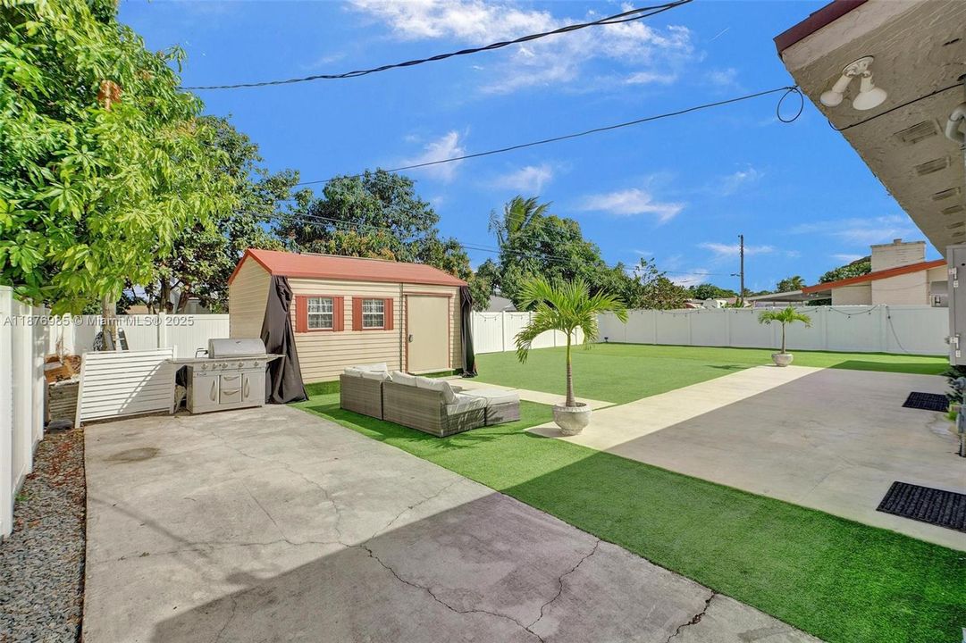 Active With Contract: $3,750 (4 beds, 2 baths, 1539 Square Feet)