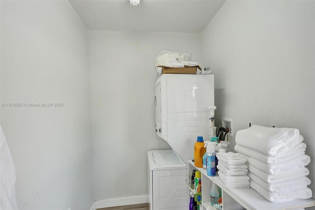 Active With Contract: $3,750 (4 beds, 2 baths, 1539 Square Feet)