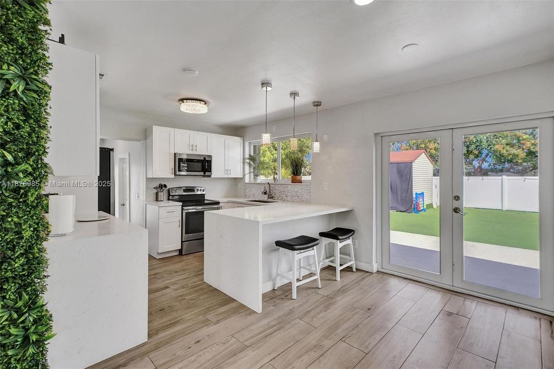 Active With Contract: $3,750 (4 beds, 2 baths, 1539 Square Feet)