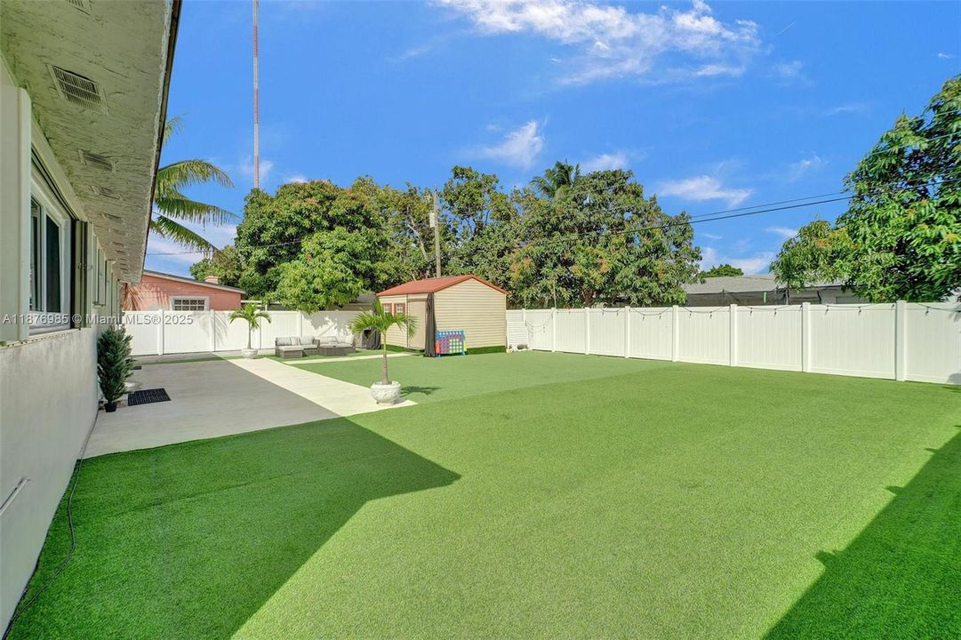 Active With Contract: $3,750 (4 beds, 2 baths, 1539 Square Feet)