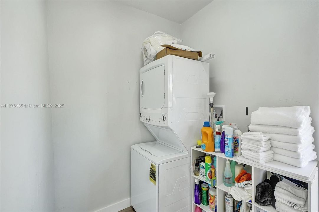 Active With Contract: $3,750 (4 beds, 2 baths, 1539 Square Feet)