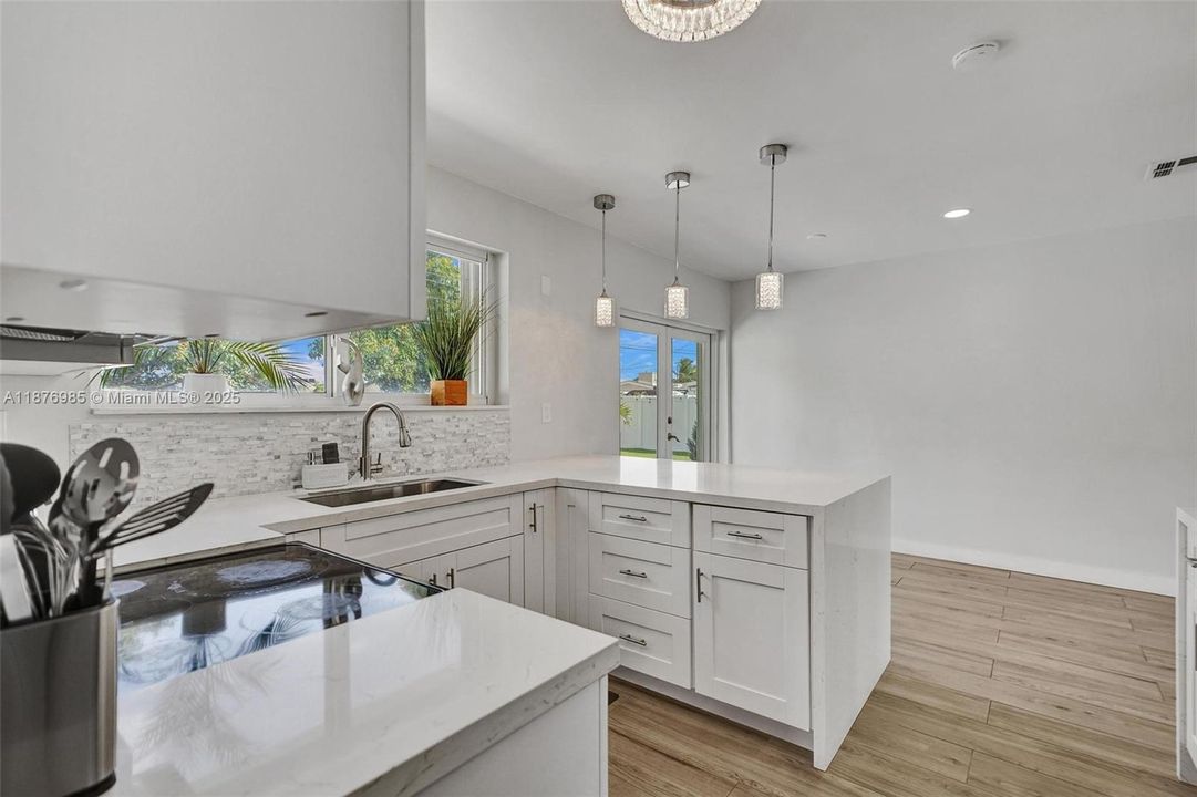 Active With Contract: $3,750 (4 beds, 2 baths, 1539 Square Feet)