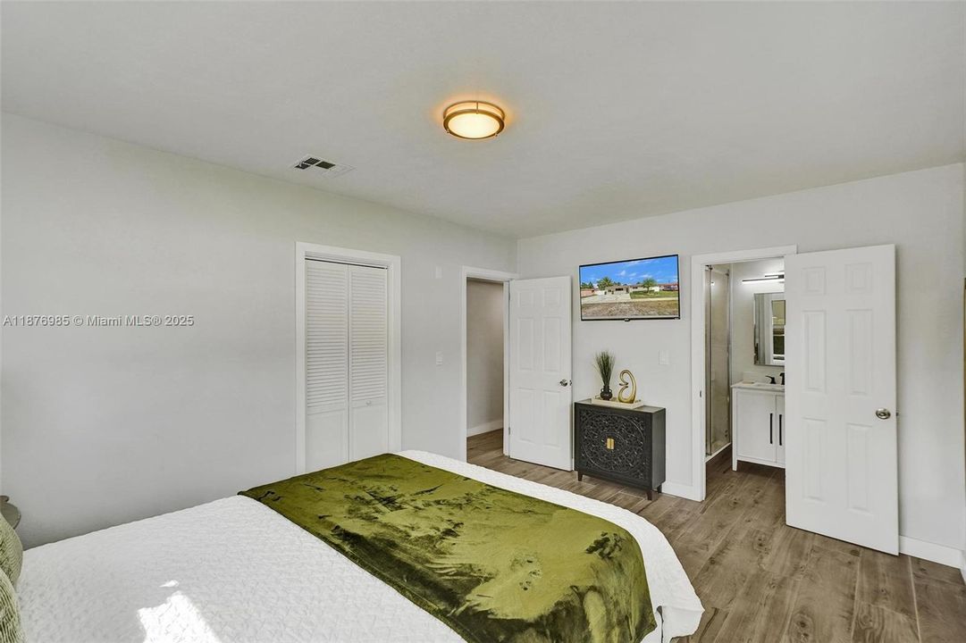 Active With Contract: $3,750 (4 beds, 2 baths, 1539 Square Feet)