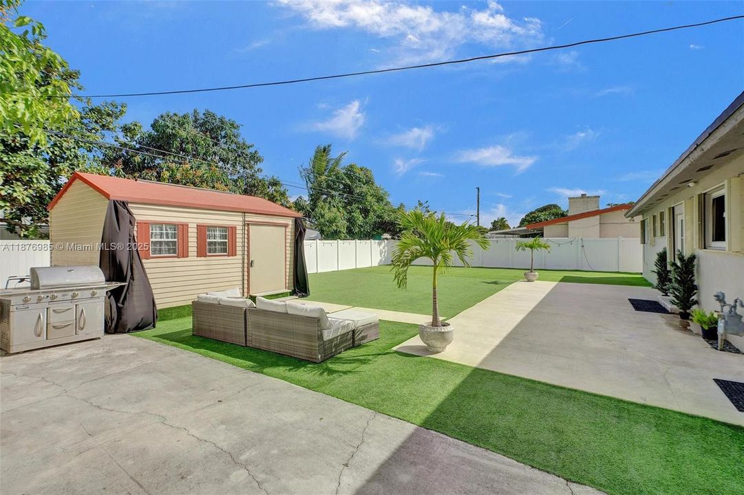 Active With Contract: $3,750 (4 beds, 2 baths, 1539 Square Feet)